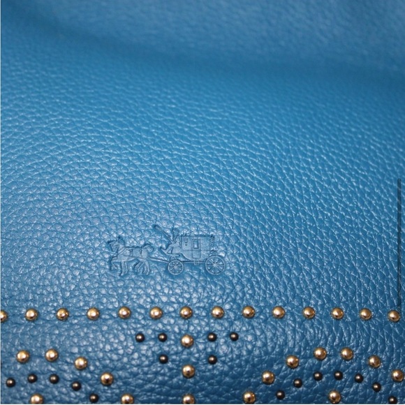 ⭐️💙COACH “RARE” GORGEOUS BLUE STUDDED SHOULDER BAG  PRISTINE INSIDE AND OUT! - Picture 4 of 12